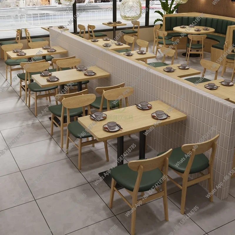 Tables et chaises en bois mass - Food City Snacks avis et prix